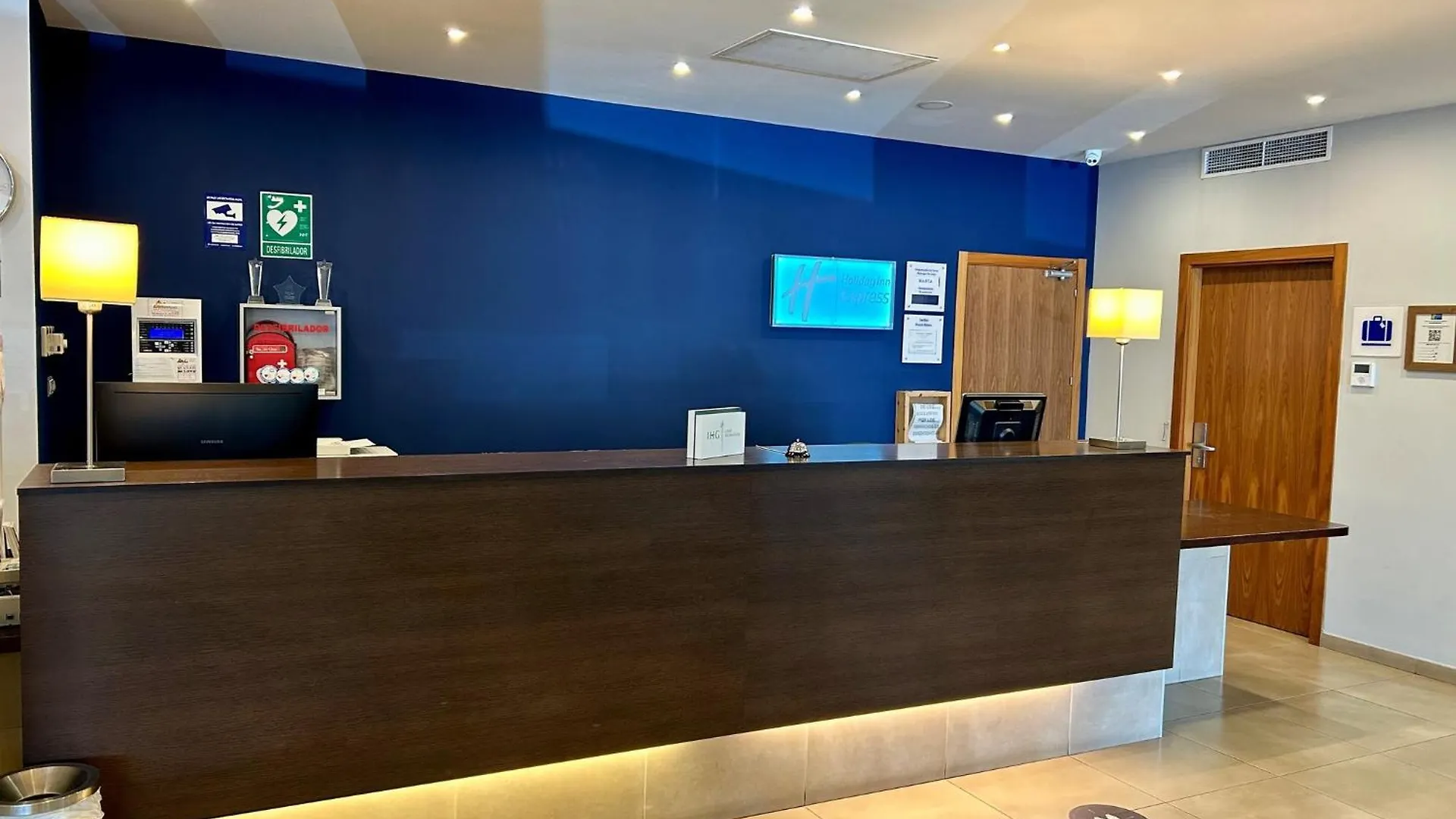 Отель Holiday Inn Express Campo De Gibraltar-Barrios By Ihg Лос Барриос
