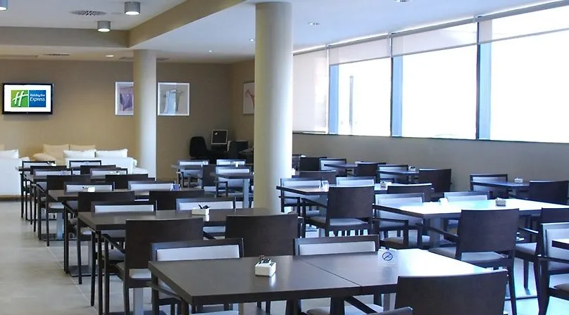Holiday Inn Express Campo De Gibraltar-Barrios By Ihg Лос Барриос 3*,