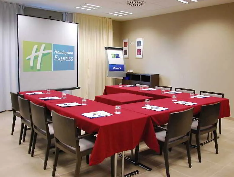Holiday Inn Express Campo De Gibraltar-Barrios By Ihg Лос Барриос