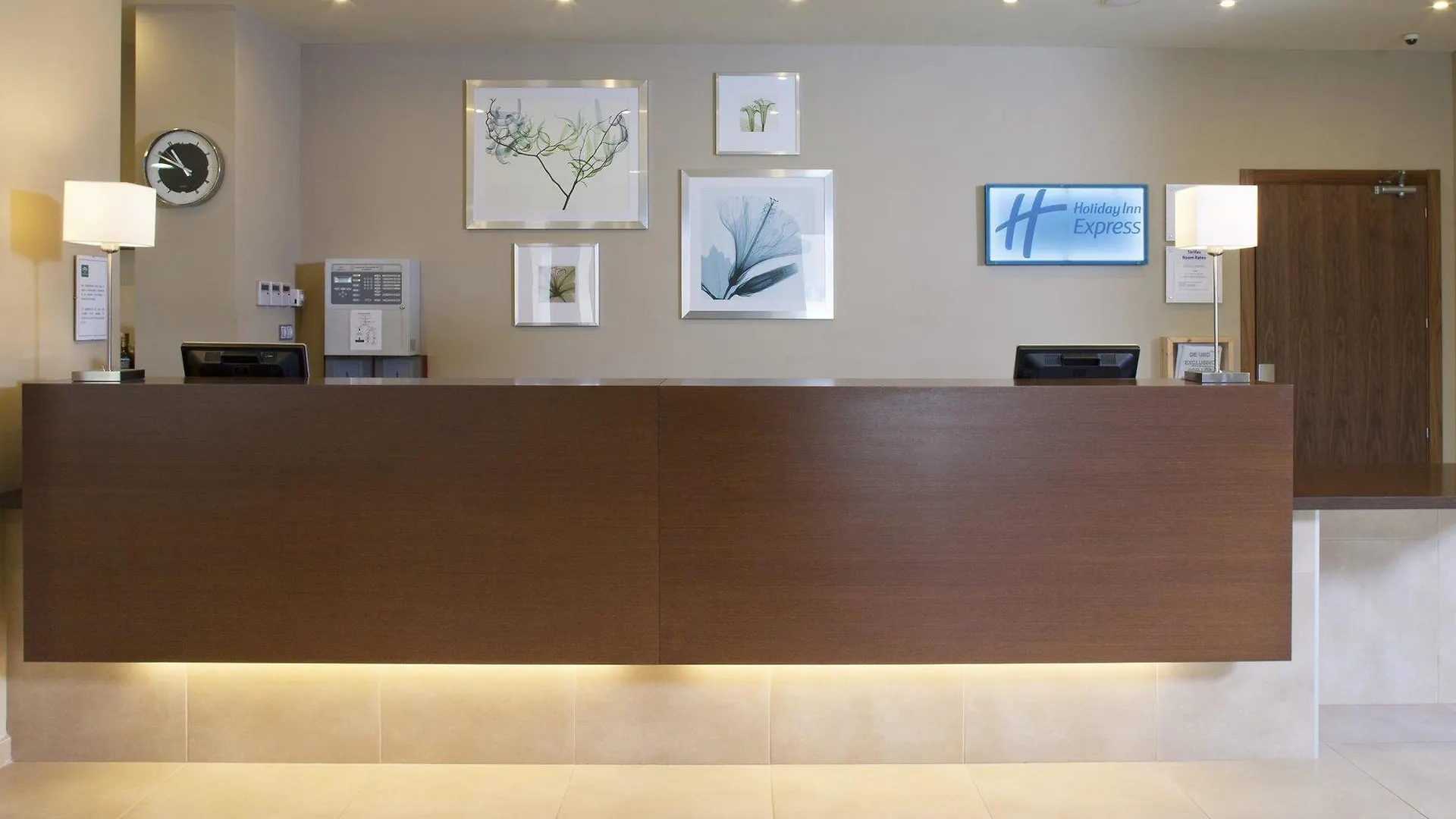 *** Hotel Holiday Inn Express Campo De Gibraltar-Barrios By Ihg Los Barrios Espanha
